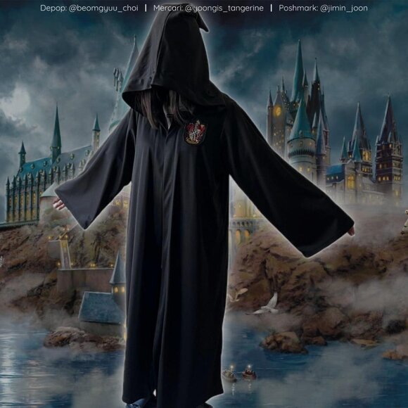 Harry Potter Gryffindor robe ⚡️ - Picture 3 of 6